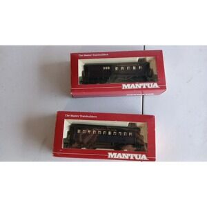 Set of 2 Mantua Train Cars